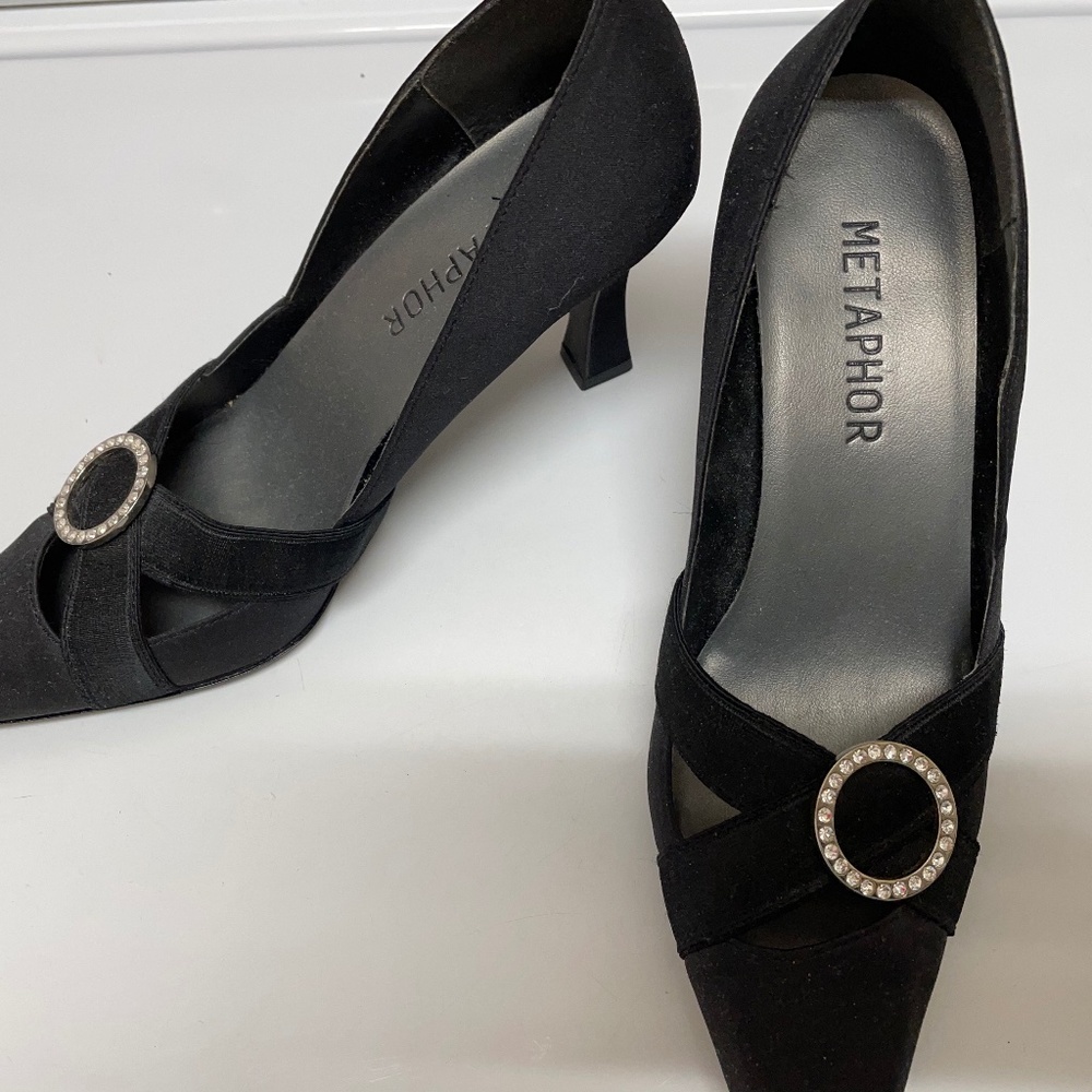 Sateen with rhinestone pointy pumps black size 7
